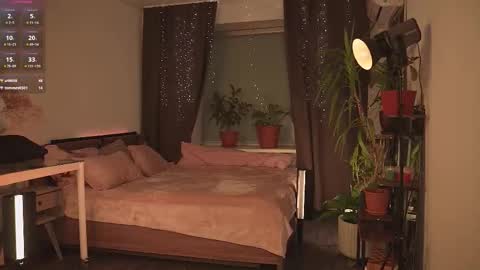 lunalike online show from March 10, 7:29 pm