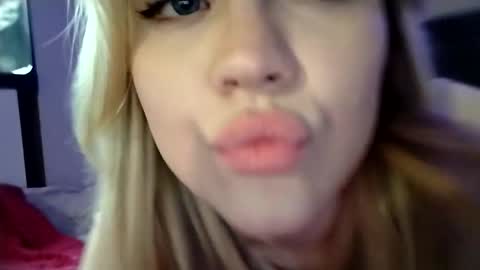 lunapeony online show from March 17, 8:25 pm