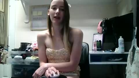 lunapixie2020 online show from February 4, 5:45 pm