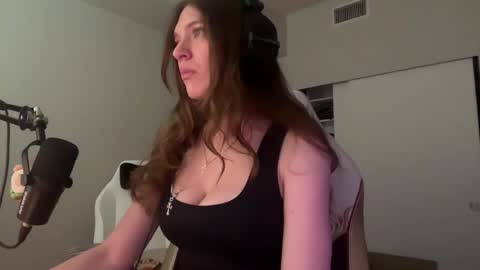 lunasnow online show from March 31, 2:06 pm