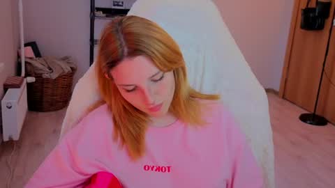 Kate online show from July 28, 2:05 pm
