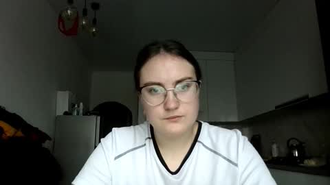 lunavelvet3 online show from December 3, 11:55 am