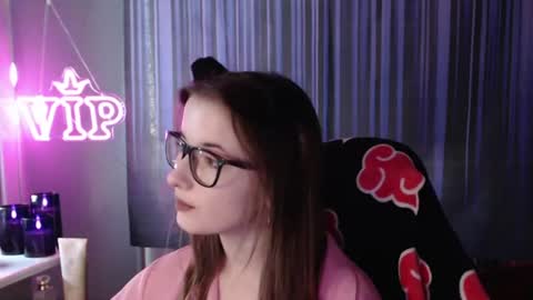 LunaXcherry online show from June 17, 5:40 pm
