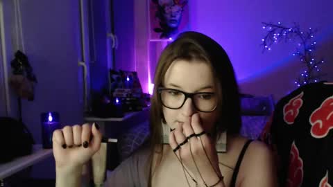LunaXcherry online show from April 29, 6:35 pm