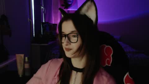LunaXcherry online show from April 27, 6:05 pm