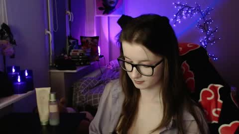 LunaXcherry online show from April 30, 6:46 pm