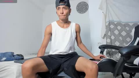 Snapshot of lunay_bigcock420 chatting on October 13, 2:35 am lunay_bigcock420 online show from October 13, 2:35 am