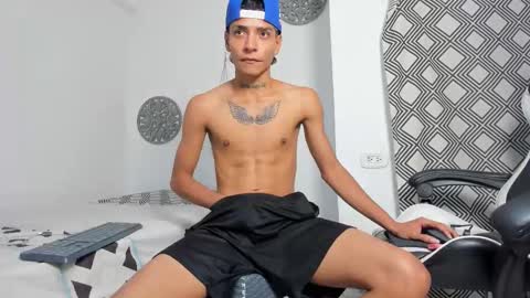 Snapshot of lunay_bigcock420 chatting on October 15, 10:16 am lunay_bigcock420 online show from October 15, 10:16 am