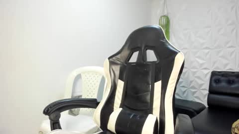 lunay_bigcock420 online show from March 10, 5:12 am