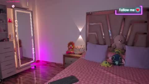 LUNA ROSE online show from June 20, 1:56 am