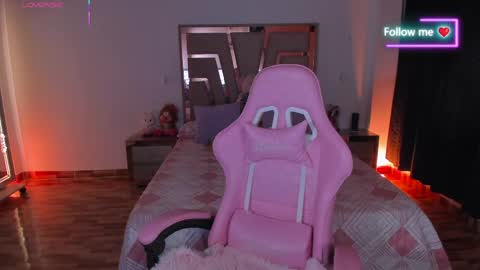 LUNA ROSE online show from April 29, 4:17 am