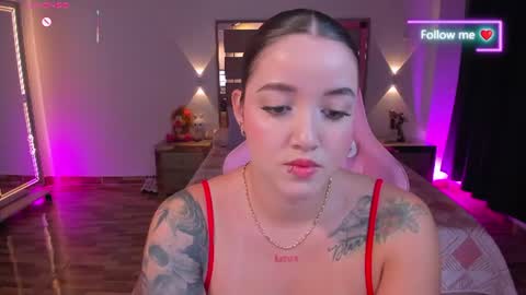 LUNA ROSE online show from June 25, 5:12 am