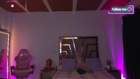 LUNA ROSE online show from June 25, 2:08 am