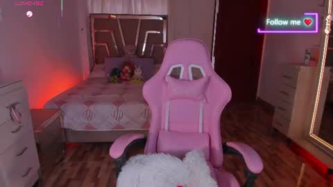 LUNA ROSE online show from August 3, 9:43 pm