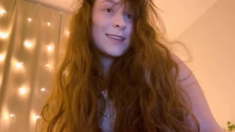 lunoria online show from January 5, 9:07 pm