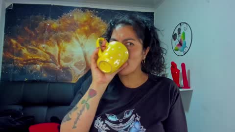 Snapshot of lust_mom chatting on December 14, 10:28 pm Angela 3 online show from December 14, 10:28 pm