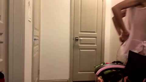 LOLA online show from December 7, 7:43 am