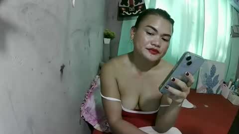 Flora Mae online show from April 24, 8:05 am