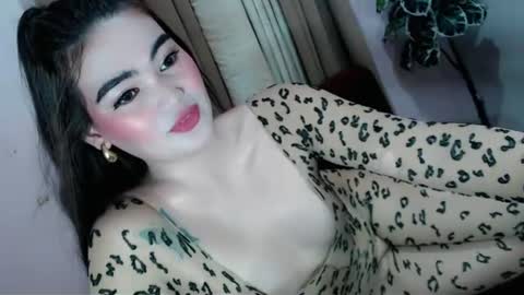 lustyseraphina online show from July 2, 1:03 am