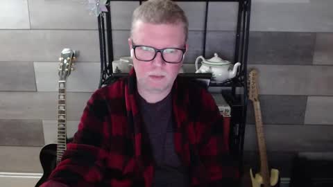 luvbunde online show from February 8, 6:06 am