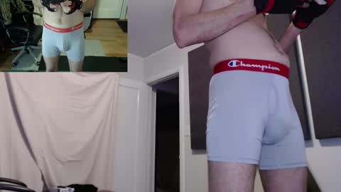 Snapshot of luvshonitoff chatting on March 6, 3:57 am Jim Bo online show from March 6, 3:57 am