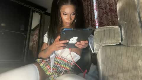 luvvlee online show from July 16, 3:26 pm