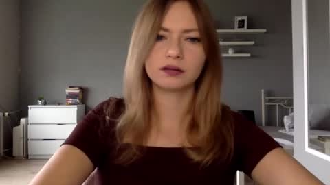 Snapshot of lux_millie chatting on October 12, 2:20 pm Millie online show from October 12, 2:20 pm