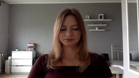 Snapshot of lux_millie chatting on September 28, 3:32 pm Millie online show from September 28, 3:32 pm
