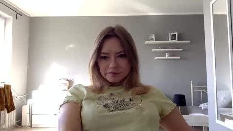 Snapshot of lux_millie chatting on September 25, 7:59 am Millie online show from September 25, 7:59 am