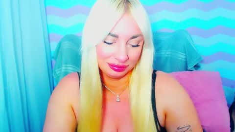 Luxuriaa online show from June 23, 6:36 pm