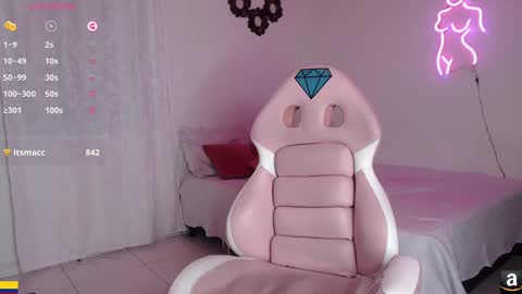 Snapshot of luzesmeraldaw chatting on February 12, 3:49 pm luz online 9pm hora colombia online show from February 12, 3:49 pm