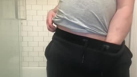 lvguynextdoor440656 online show from May 4, 12:50 am