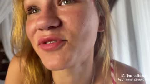 lxsundolyxl_ online show from April 24, 4:25 am
