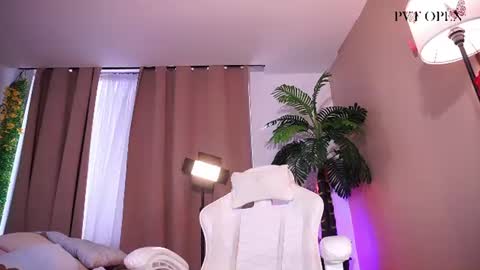 Lyhana Lee online show from June 22, 3:41 pm