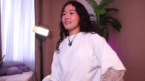 Lyhana Lee online show from July 2, 3:50 pm