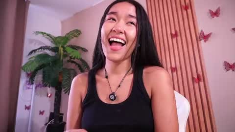 Lyhana Lee online show from July 13, 6:33 pm