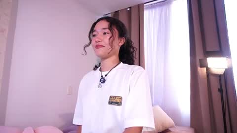 Lyhana Lee online show from June 17, 3:39 pm