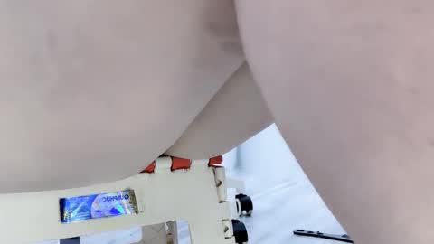 lyly_sweet97 online show from October 7, 1:18 pm