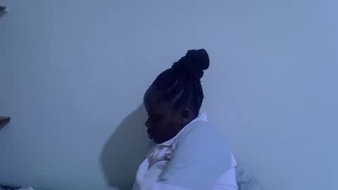 lyn_anna online show from May 15, 10:50 pm