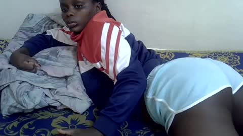 lyn_anna online show from July 25, 7:39 am