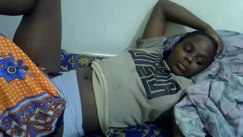 lyn_anna online show from June 13, 8:30 pm
