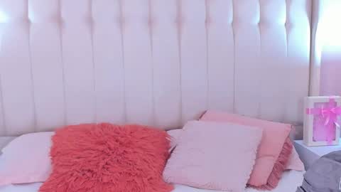 Lyn online show from December 1, 12:14 pm