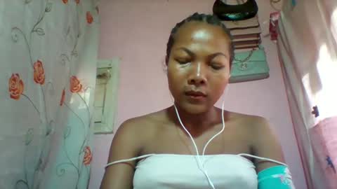 lyndah19 online show from March 11, 6:49 am