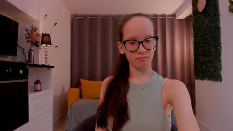 Snapshot of lynettebails chatting on March 2, 4:10 pm Sara online show from March 2, 4:10 pm
