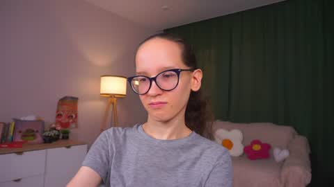 Sara online show from July 31, 4:19 pm