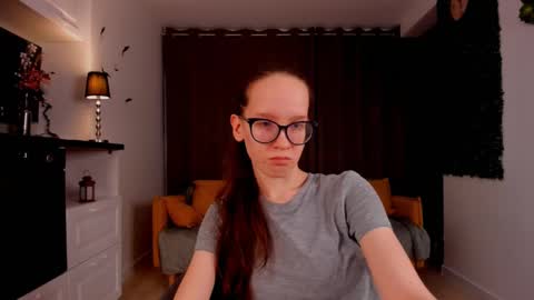 Snapshot of lynettebails chatting on March 8, 4:06 pm Sara online show from March 8, 4:06 pm