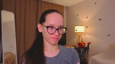 Sara online show from November 27, 4:36 pm