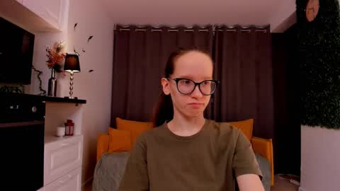 Snapshot of lynettebails chatting on February 22, 4:09 pm Sara online show from February 22, 4:09 pm