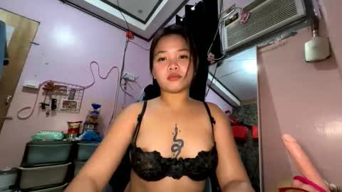 I am Lyn- DONT FORGET TO FOLLOW ME online show from November 7, 4:04 am