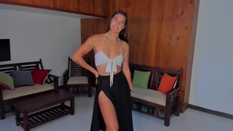  LYNN  online show from December 3, 4:46 am